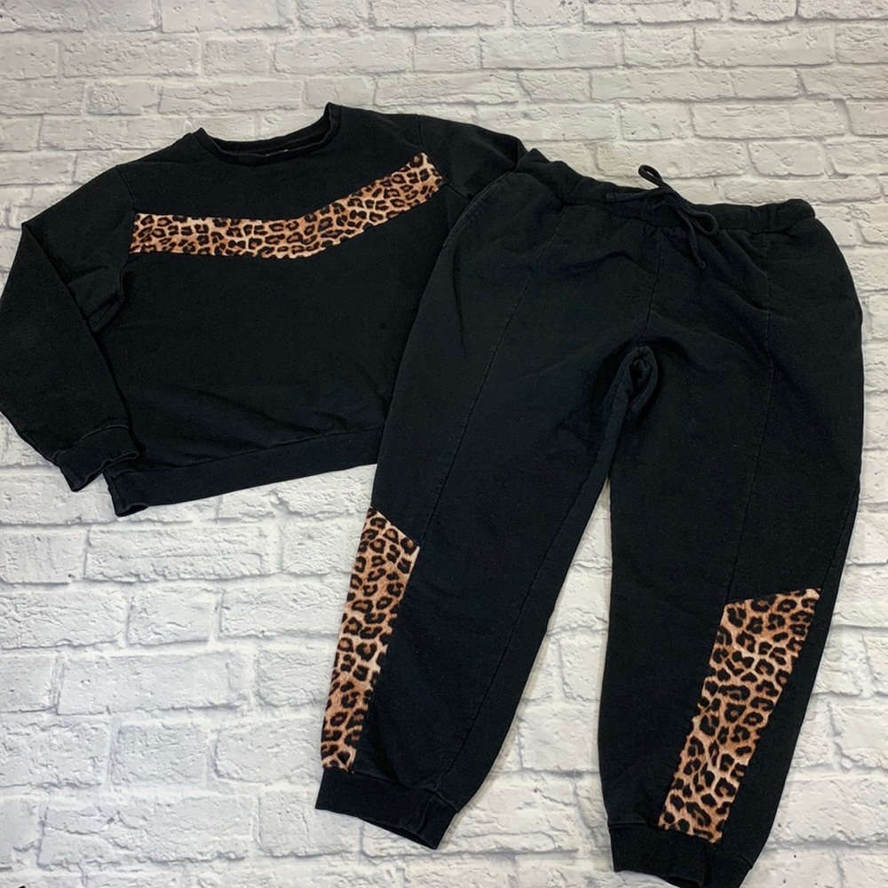 ASOS Sweatshirt Jogger suit set Black leopard print Crop pant Size 12